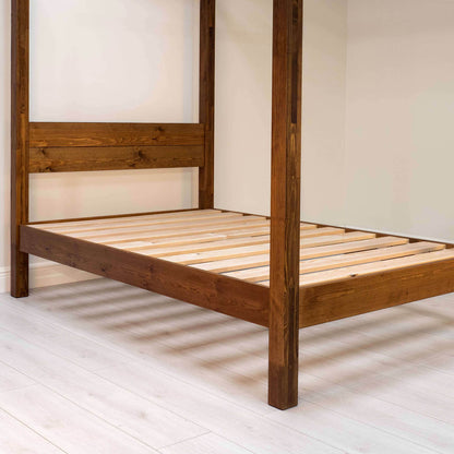 Model 06 - Four Poster Wooden Bed