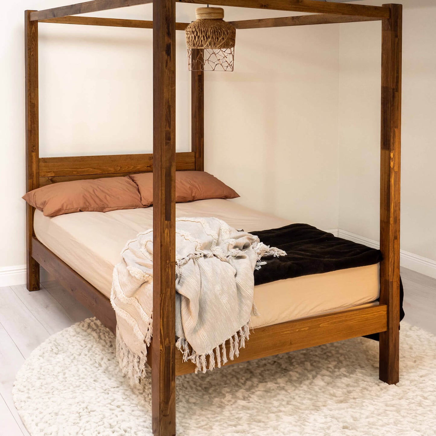 Model 06 - Four Poster Wooden Bed